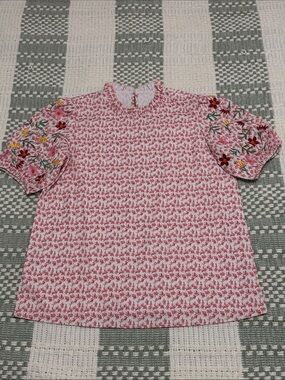 Pink Floral Puff-Sleeve Embroidered Blouse